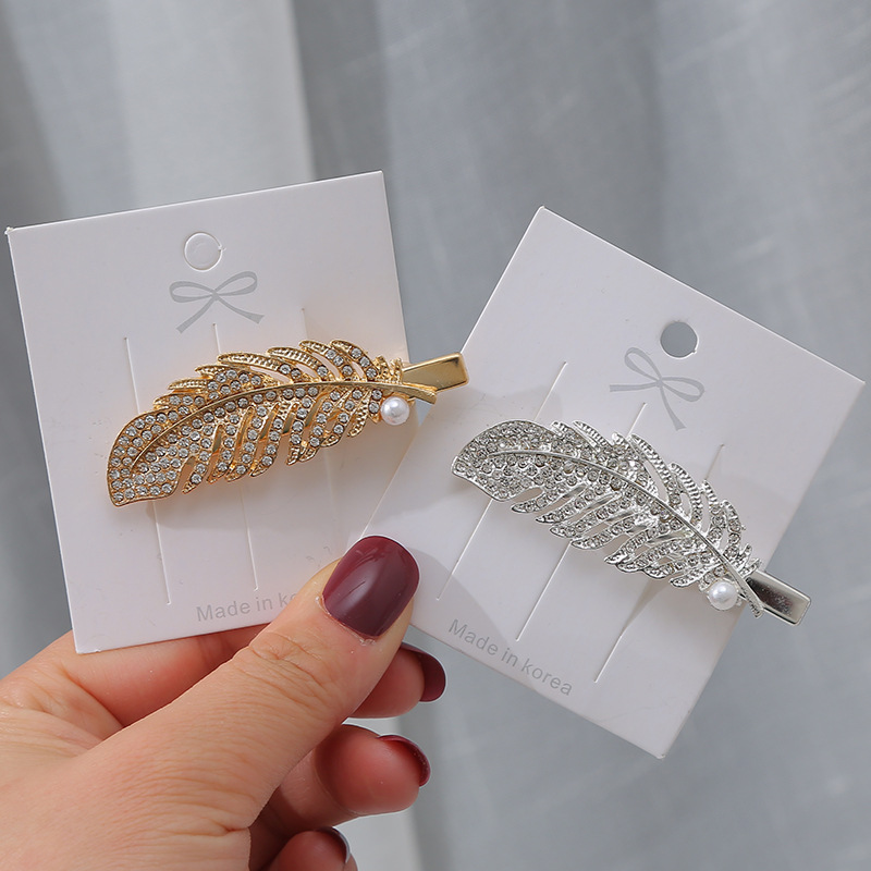 Japanese and Korean diamond-encrusted imitation pearl feather hair clips, fashionable and elegant side clips, bangs clips, simple and internet-famous hair clips pic 4