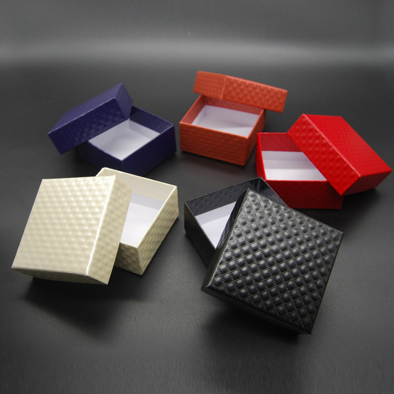 Diamond-patterned jewelry boxes, packaging boxes, bracelets, rings, gift boxes, pearl jewelry boxes, necklace boxes, all exude a sense of luxury pic 4