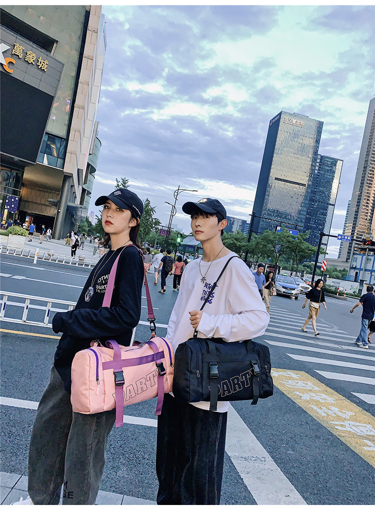 手提短途旅行包女潮牌时尚休闲斜挎包干湿分离运动大容量健身包男详情9