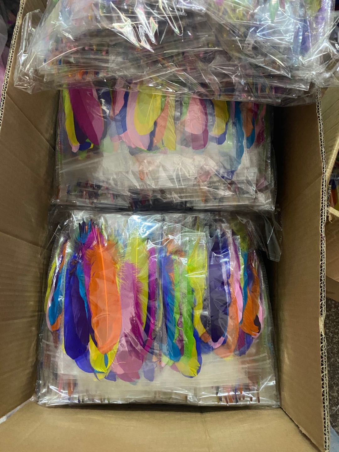 High-quality goose feathers, hard and fluffy, wholesale in stock, DIY colorful feathers, wedding decoration materials, white goose feathers pic 24