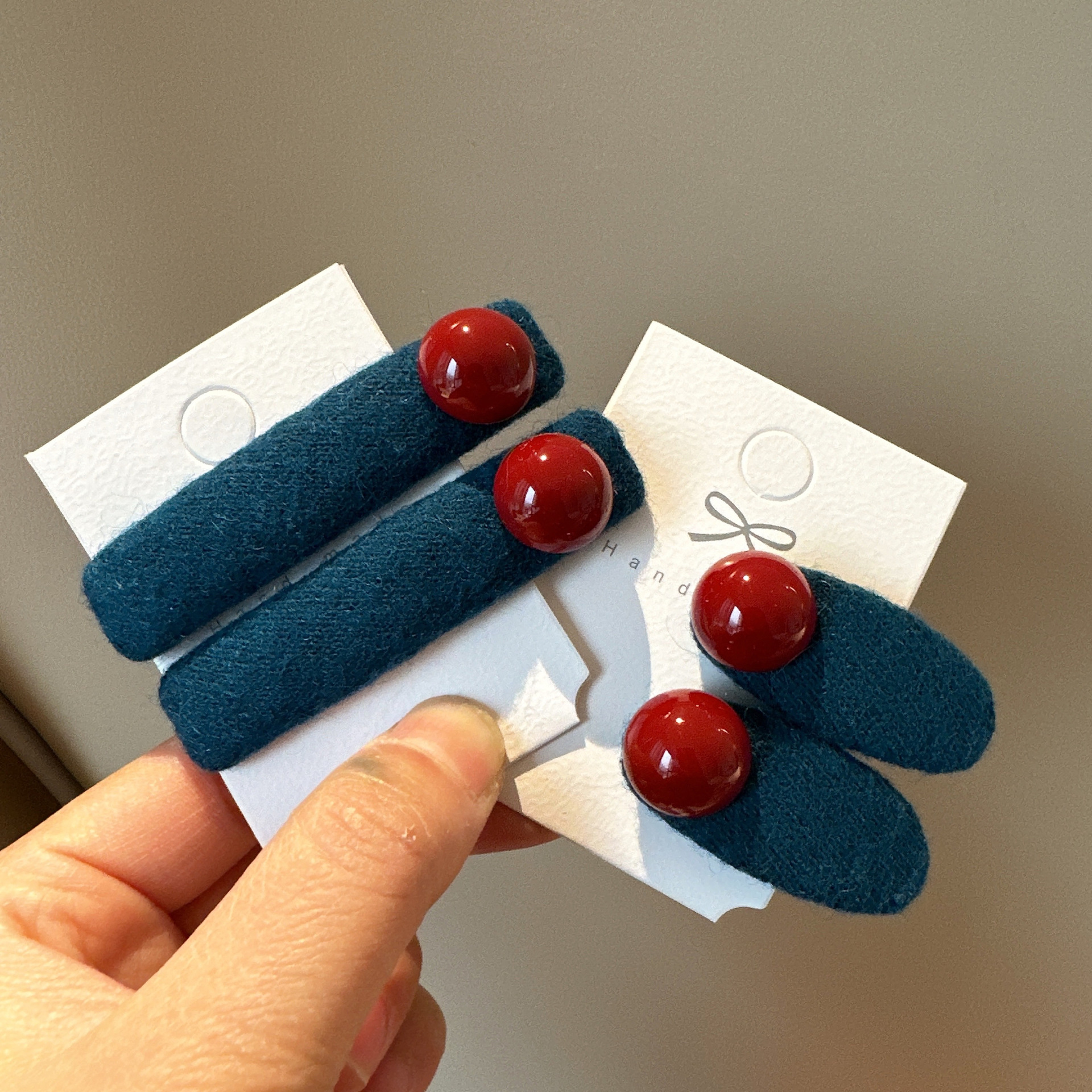 2025红珠子蓝色发夹小众发饰侧边夹头饰秋冬新款碎发刘海夹发卡详情2