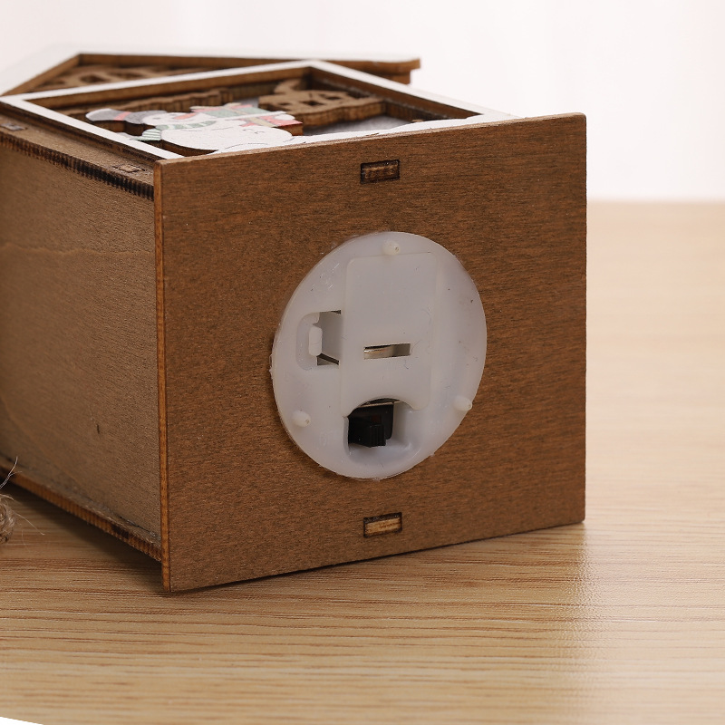 外贸圣诞屋子装饰品发光木头房子挂件diy圣诞树挂饰圣诞老人麋鹿详情2