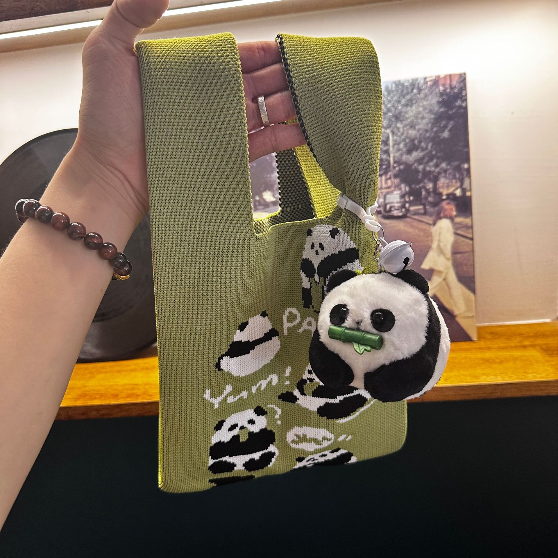 抖音同款拉线摇尾巴小熊猫毛绒拉绳玩具玩偶公仔挂件情侣生日礼物详情3