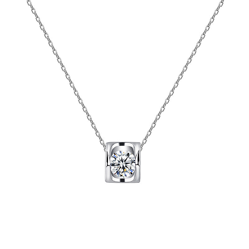 A high-quality imitation D-color moissanite four-leaf clover female pendant with eight hearts and eight arrows from a live-streaming product by a popular influencer on Kuaishou and Douyin pic 60