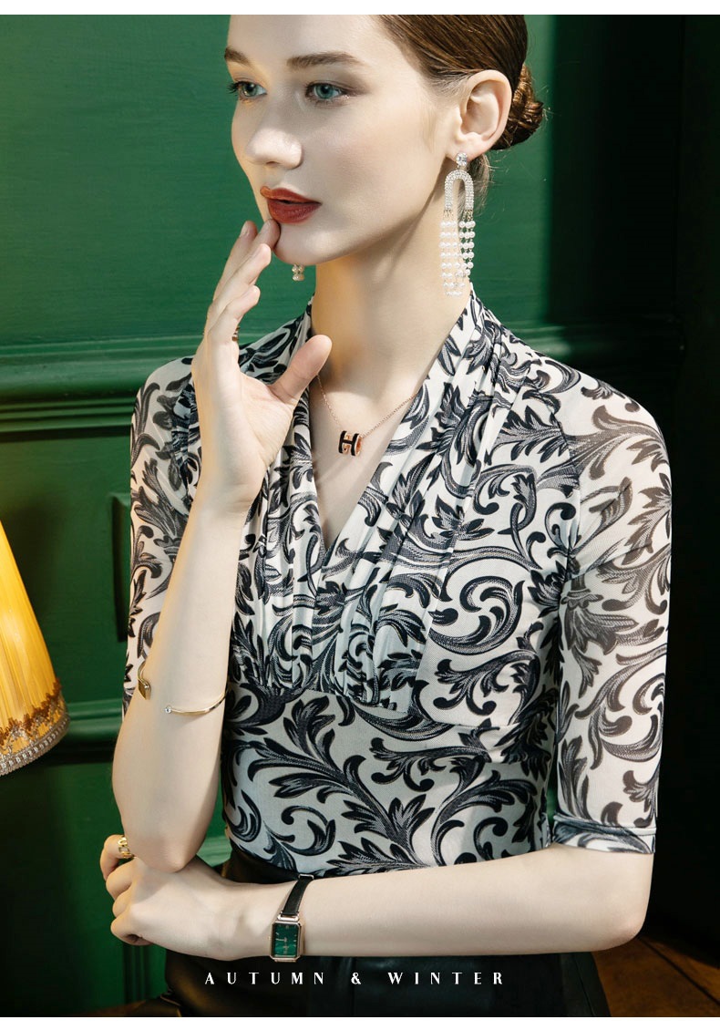 夏季V领烫金网纱T恤女五分袖修身淑女印花2022早秋新款中袖打底衫详情7