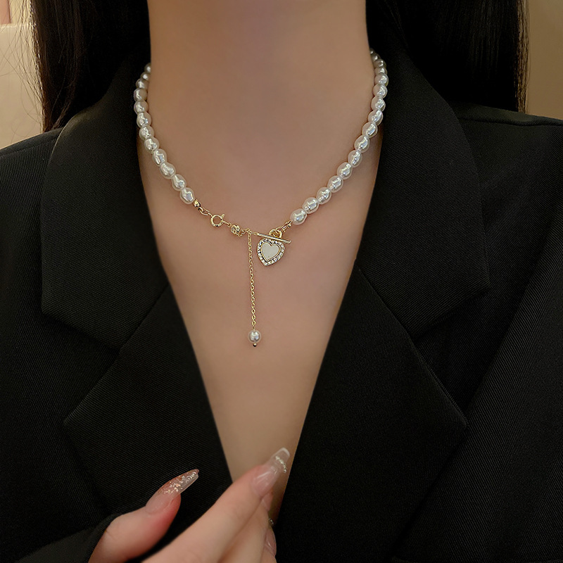 French retro high-end pearl necklace with a unique feminine charm, simple and elegant sweater chain, gentle and fairy-like accessory pic 24