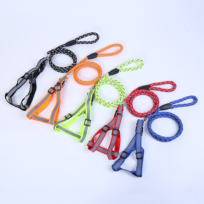 Wholesale of household pet leashes, small dog reflective hand-woven round leashes, chest and back dog leashes, and pet supplies from the manufacturer pic 5