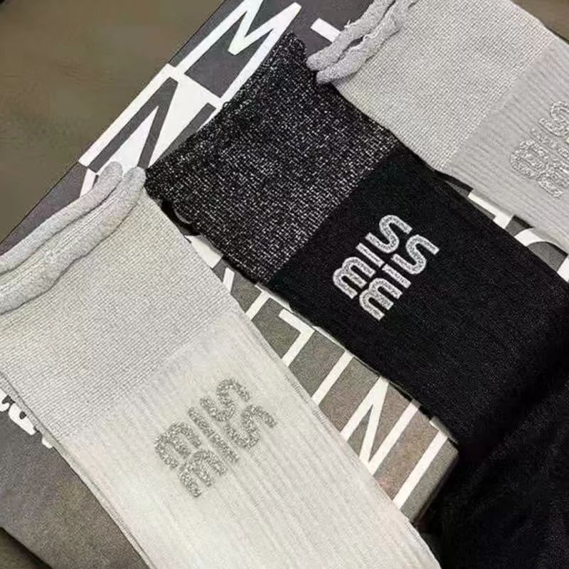 袜子女春夏季长筒字母潮袜奢侈手工个性烫印饰品高筒百搭亮丝女袜详情1