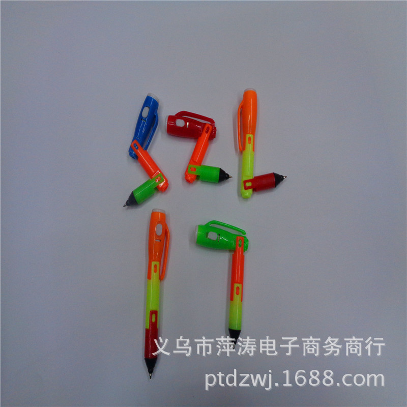 The popular light-emitting plastic toys, the seven-color interfinger light-emitting gyroscope pen and the mini student gift pen, are selling well at the street stall pic 9