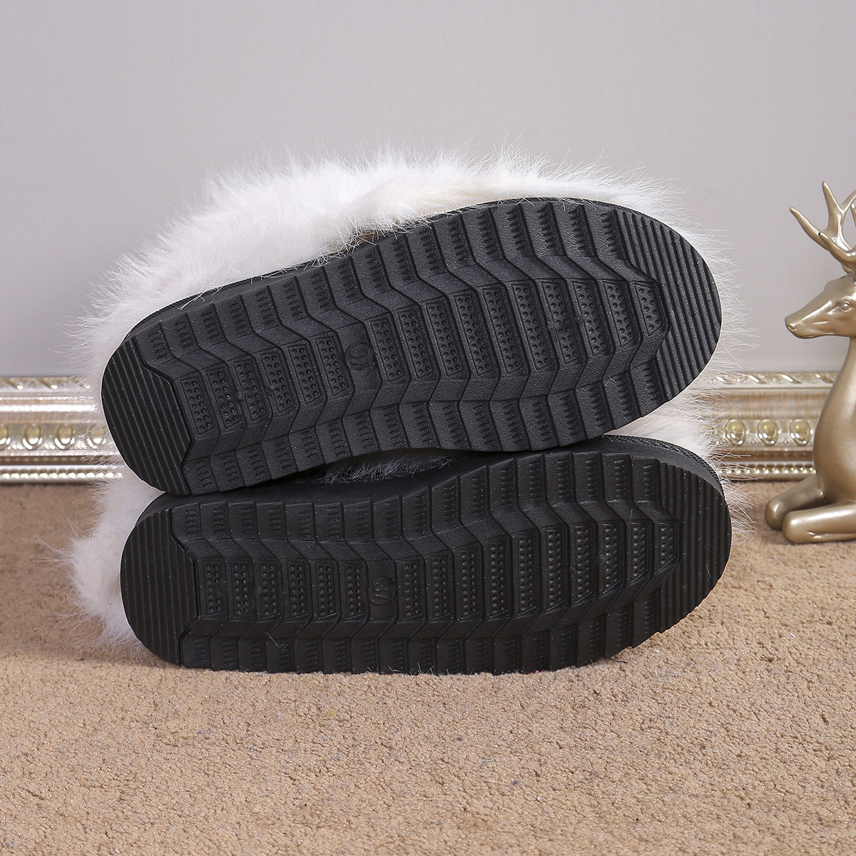 跨境新款毛毛靴子冬季保暖加绒雪地靴女大码中筒靴子44码外贸靴子详情5