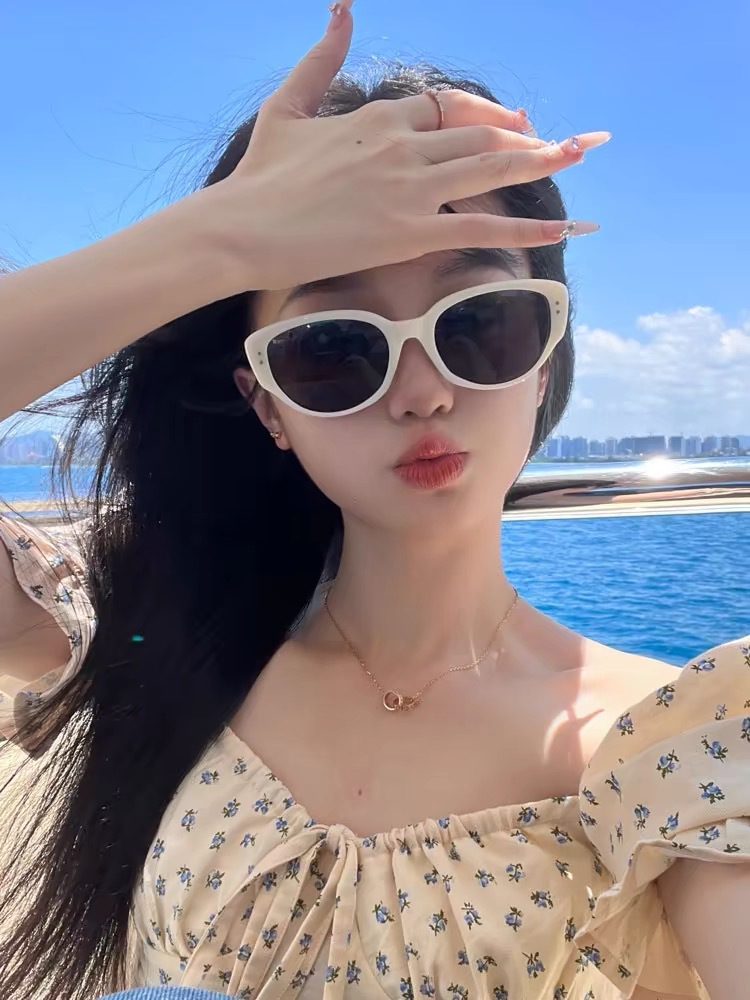 2024 New Korean-style retro cat-eye sunglasses, trendy and fashionable on Instagram, cross-border, individual and high-end sunglasses pic 3