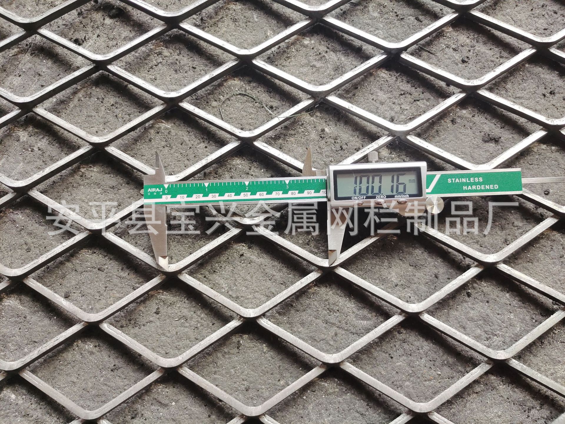 厂家加厚冲压菱形铁网网格金属网板吊顶菱形拉伸网铝网不锈钢网片详情10