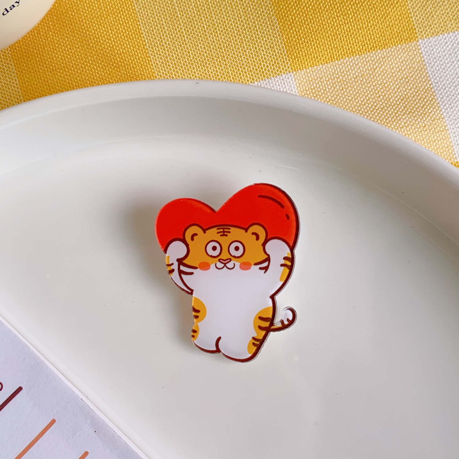ins风潮可爱甜美小老虎亚克力胸针包包服装装饰配饰卡通创意徽章详情34