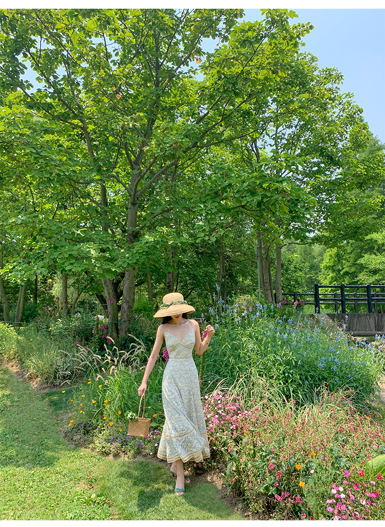 XIAOLI夜幕蕾丝A字V领吊带碎花连衣裙新款法式小众长裙子女夏详情9