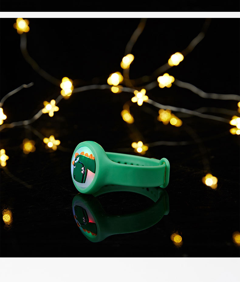 抖音夏季闪光卡通防蚊无毒儿童成人户外植物精油驱蚊硅胶防蚊手环详情7