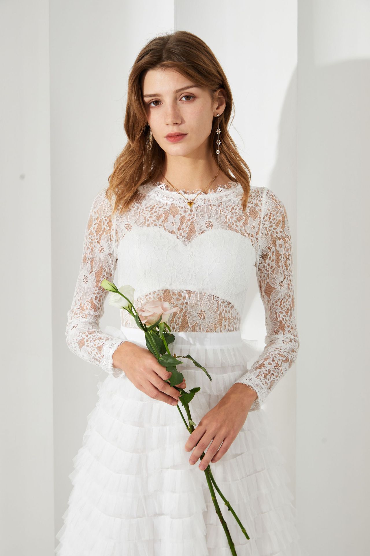 新品现货镂空蕾丝礼服裙 纯色气质优雅宴会连衣裙长袖跨境A字裙详情3