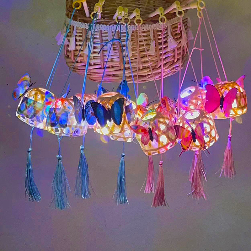 竹编小灯笼批发网红爆款景区摆摊夜市爆款手工编织小礼品蝴蝶花灯详情3