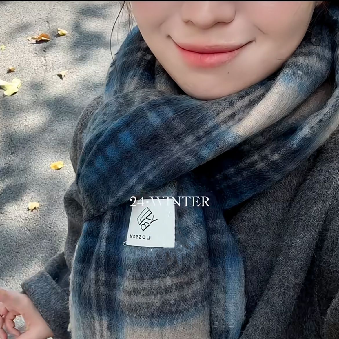 日本2024新款奶油黄毛茸茸围巾女秋冬季加厚保暖百搭圣诞格子围脖详情5