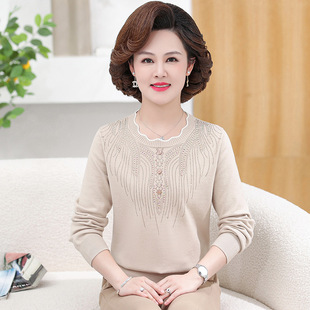 The 2023 new style of stylish knitted top for middle-aged mothers in autumn and thin base layer sweaters for middle-aged and elderly women in spring and autumn pic 3