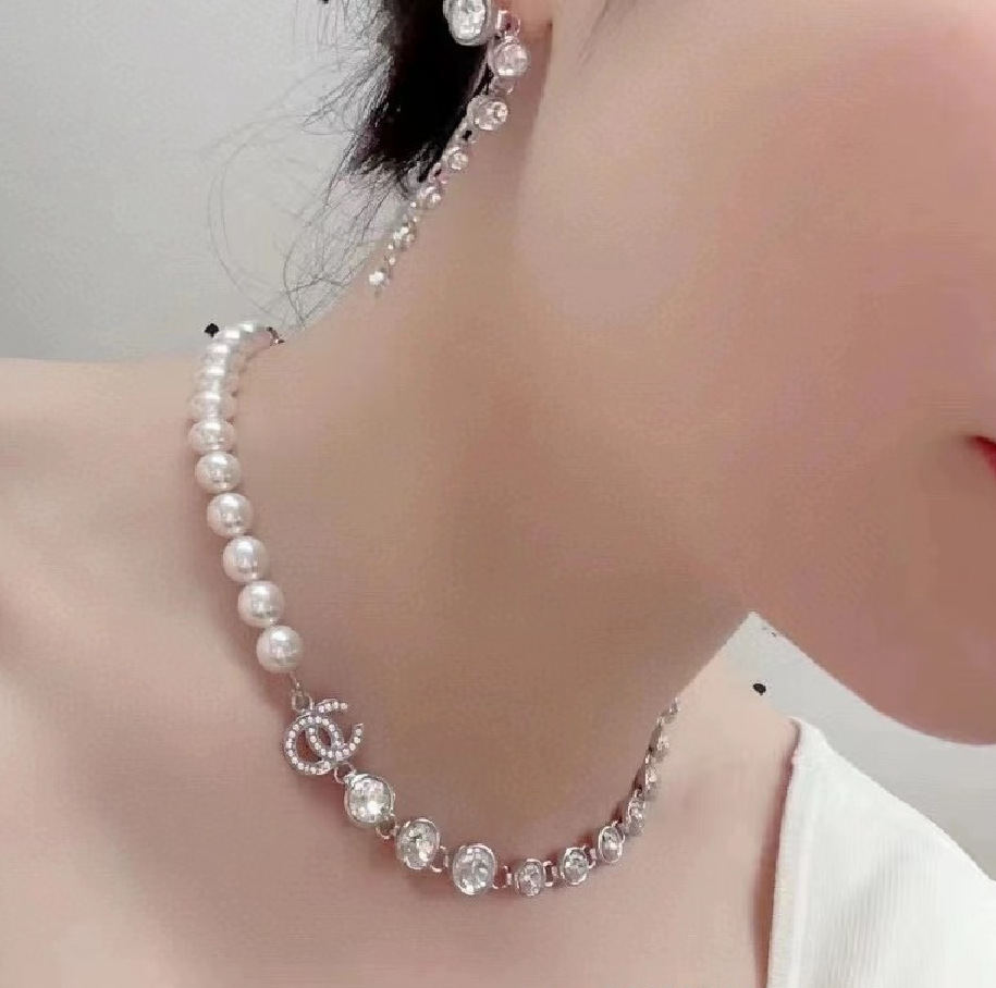 小香项链女新款香奶奶高版本跨锁骨链境复古双C珍珠毛衣链厂家直详情5