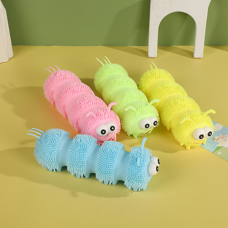 地摊热卖儿童玩具发光长条彩色毛毛虫闪光解压发毛毛玩具现货批发详情3