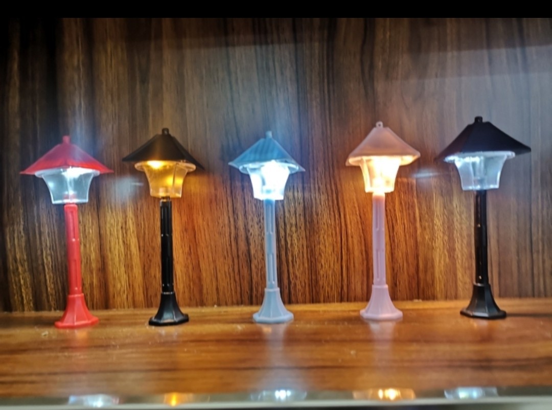 亚马孙热卖新品 圣诞节迷你屋门庭摆件 DIY场景模型 吸顶灯装饰 拍摄道具 圣诞节礼物装饰品详情4
