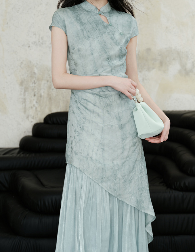 The new Chinese-style Tencel jacquard jacquard cheongsam dress for women in 2025, with a strong sense of design, is now available on Chunshan pic 4