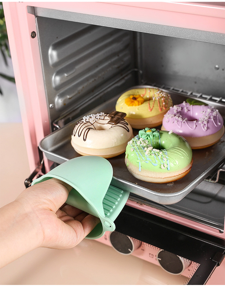 Silicone heat-insulating and heat-resistant hand clamps for kitchen tools, thickened heat-resistant and slippery dish clamps, shark gloves for microwave ovens and ovens pic 28