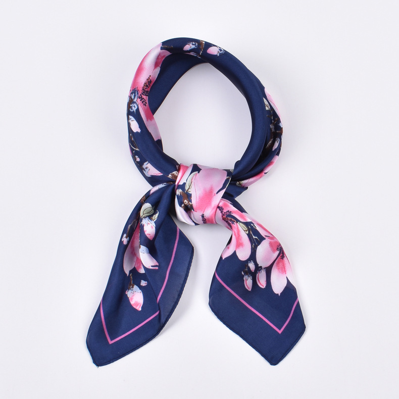 Wholesale of the new sweet floral pattern imitation silk scarves for autumn and winter 2022. Fashionable and elegant 70-square-meter scarves are versatile pic 25