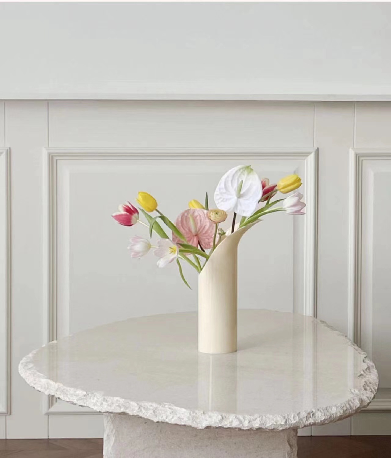 High-end vases, modern and simple artistic ornaments, simple flower arrangements, creative living room home ornaments, soft decorative items, vases pic 14