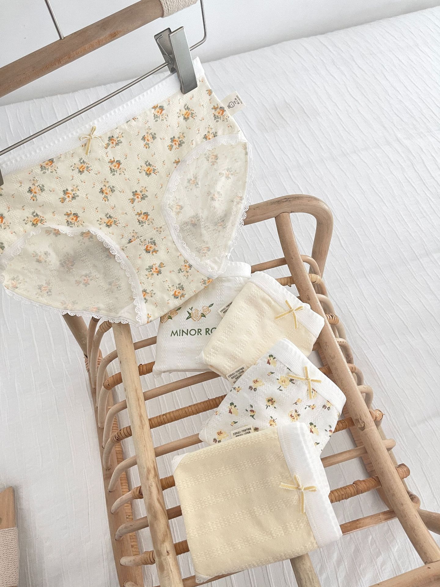 春夏新款5a抗菌裆纯棉内裤女中腰碎花蕾丝边全棉针织女士三角裤详情24