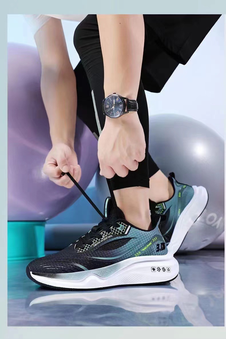 一件代发秋冬季新款超轻跑鞋运动鞋透气减震软底学生轻便跑步男鞋详情2