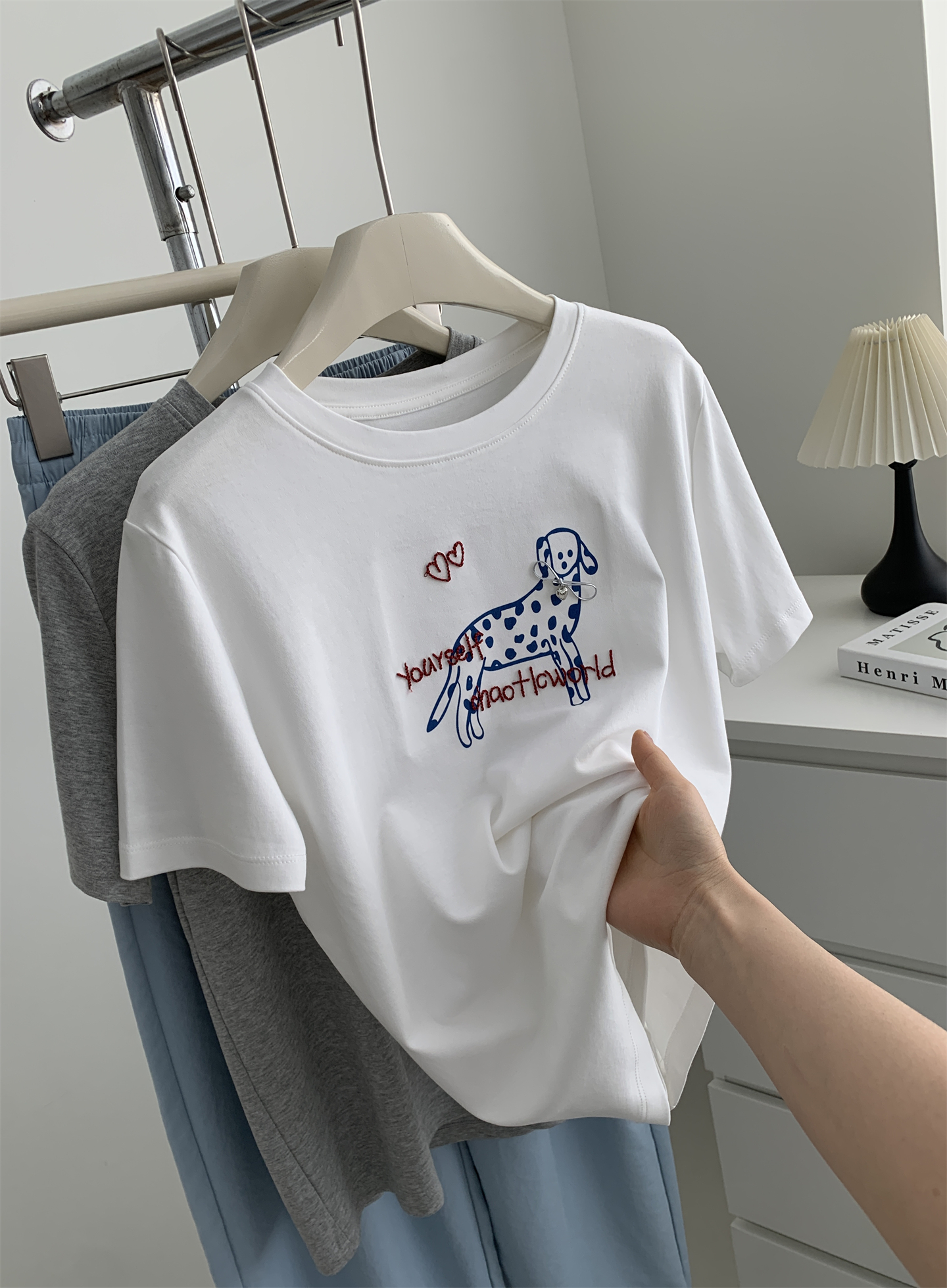 A trendy Korean-style loose and casual short-sleeved T-shirt with a bow and spotted dog print for women in summer, featuring pure cotton embroidery pic 24