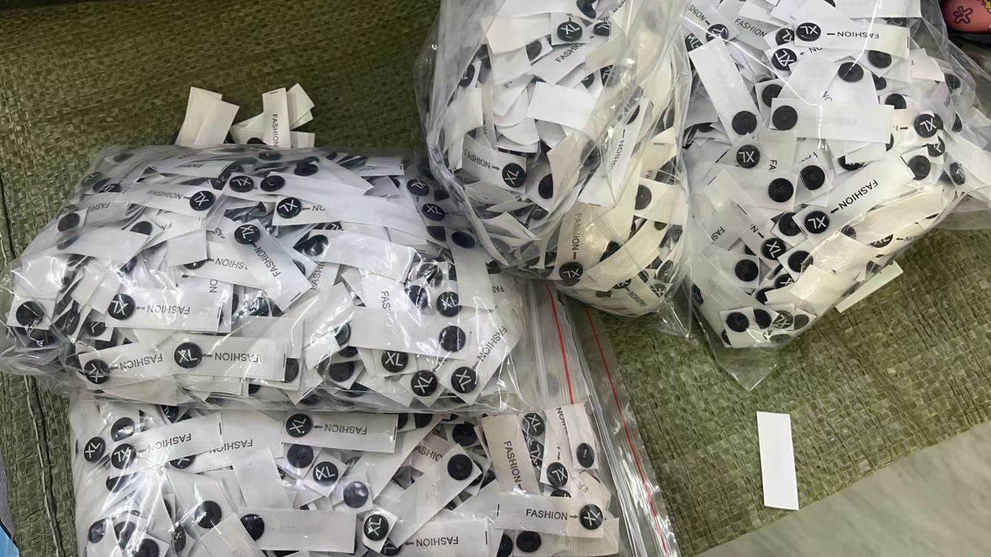 现货量大优惠尺码扣尺码唛服装水洗标辅料领标可拆卸换衣帽服装详情29