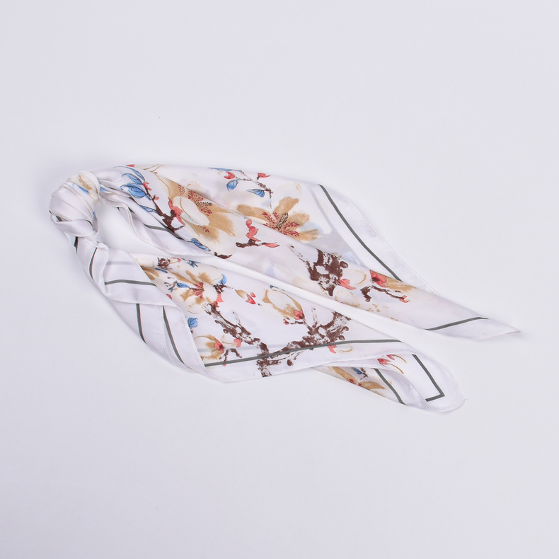 Wholesale of the new sweet floral pattern imitation silk scarves for autumn and winter 2022. Fashionable and elegant 70-square-meter scarves are versatile pic 19