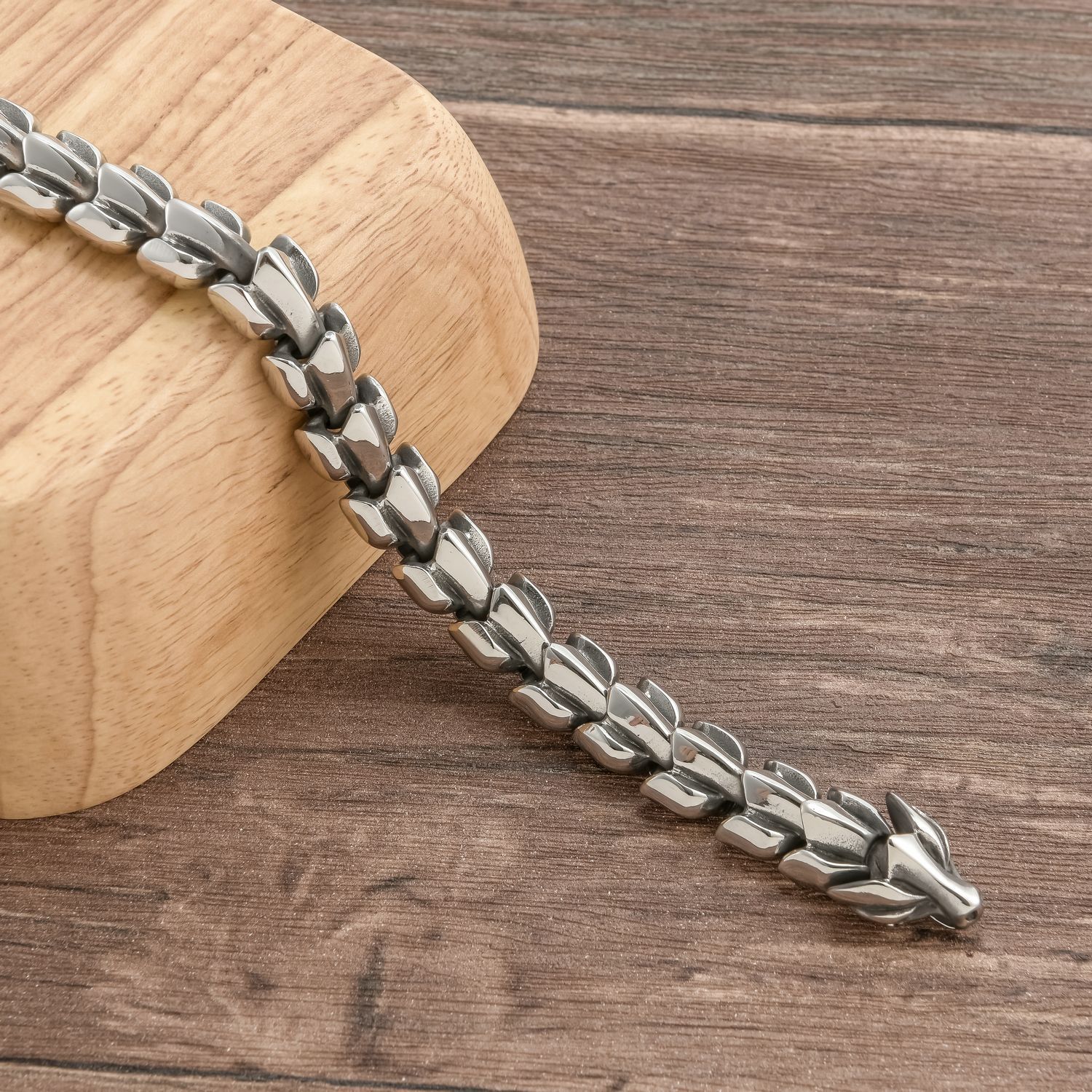 YCL厂家饰品男士个性创意时尚龙骨链手环 朋克潮流霸气钛钢手链详情5