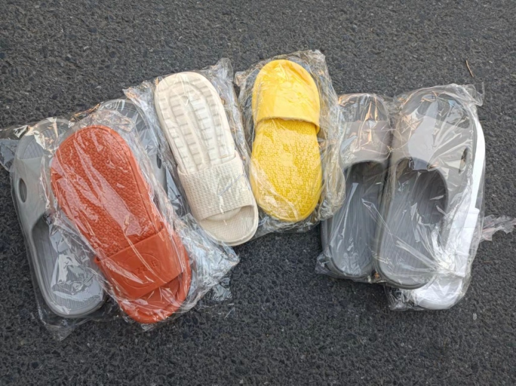 家居拖鞋棉拖鞋外贸新款地摊浴室洗澡居家厚底拖鞋室内男软底家用情侣女凉拖鞋潮详情2
