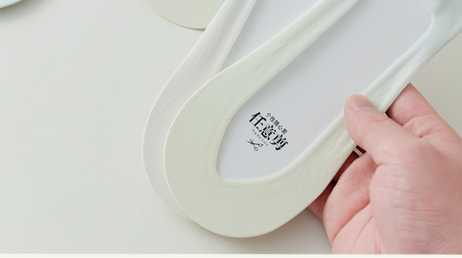 隐形袜女夏季超薄冰丝透气硅胶防滑浅口袜彩虹渐变色抗菌透气船袜详情12