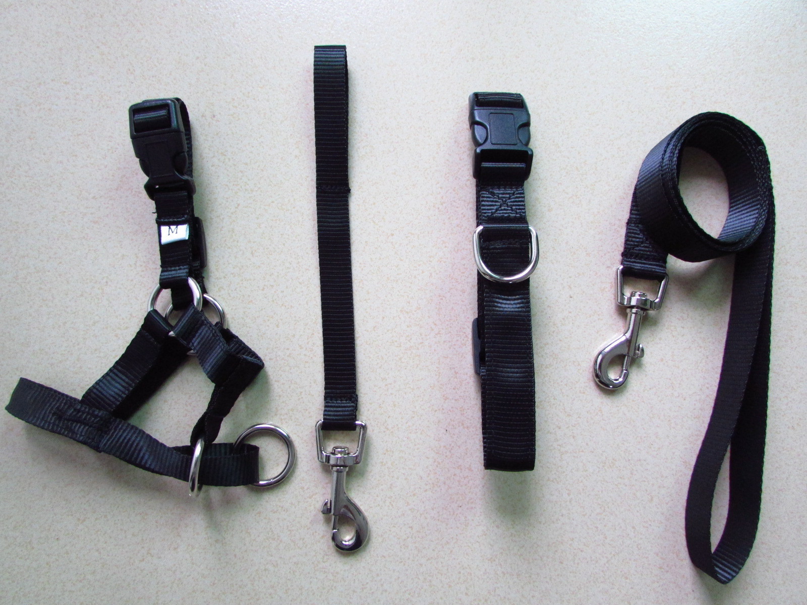 Pet muzzles for outdoor and outdoor use, anti-biting and anti-licking. Dog muzzles with leashes, explosion-proof and impact-resistant pet leashes pic 9
