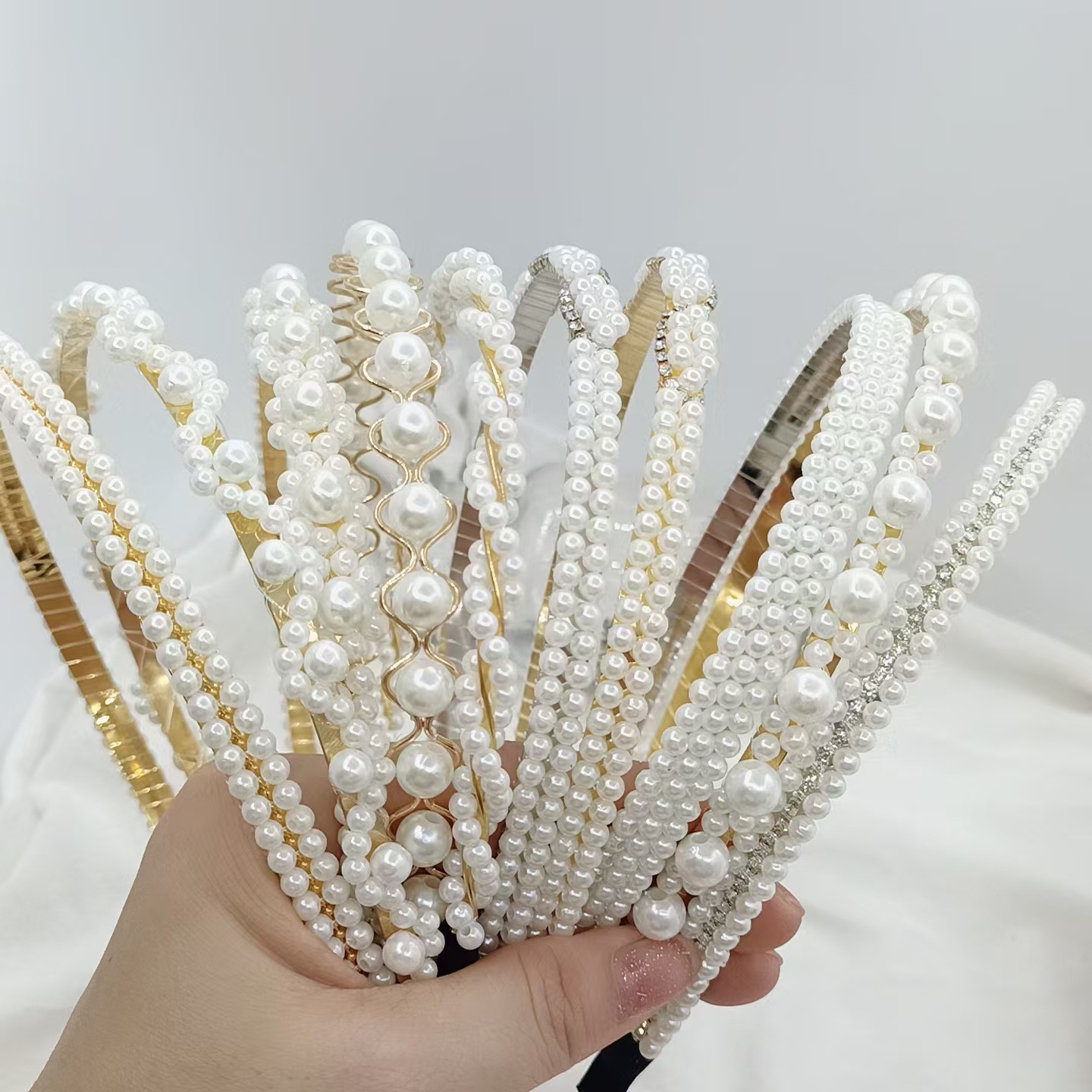 Pearl hairband for women, Super fairy French headband, hair tie, new style 2024, elegant high headband for the top of the head, external pressure hairpin headwear pic 6