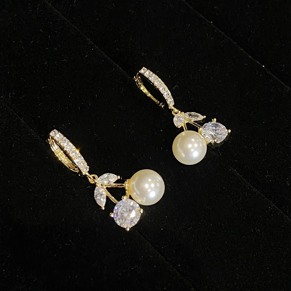 Ailu high-end and elegant earrings, small and exquisite, light luxury ear buckles and ear rings, fashionable design sense, niche earrings wholesale pic 1