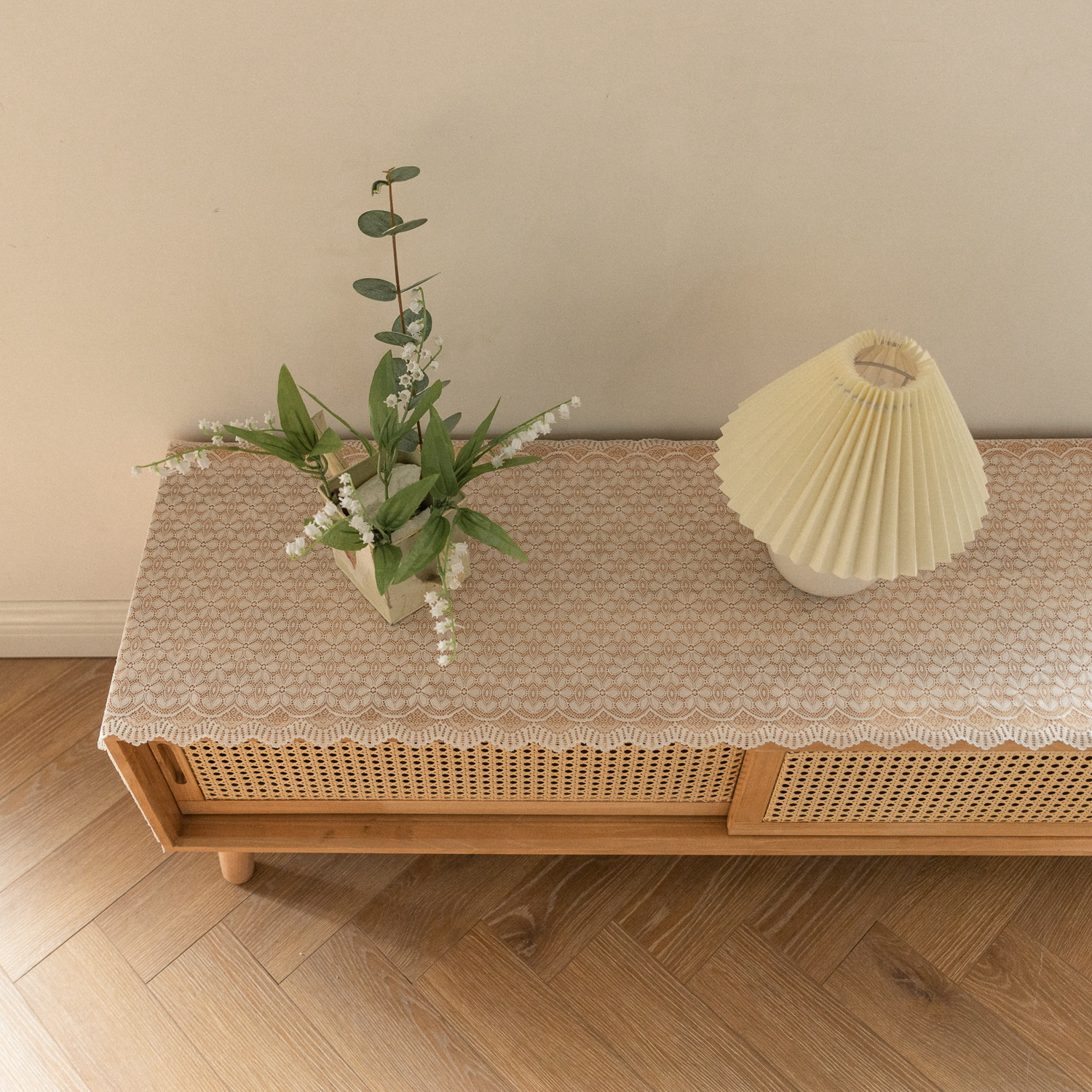 Lace table flag, American retro tablecloth, TV cabinet cover, home Chinese trend decoration bed flag, dressing table scarf, cross-border manufacturer pic 25