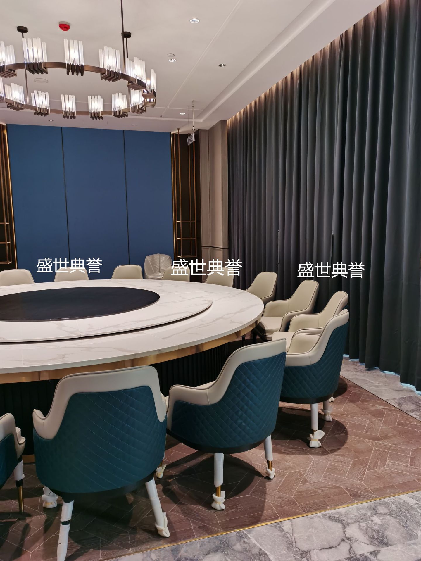 福州星级酒店家具直销海鲜餐厅电动餐桌椅饭店包厢实木餐椅宾利椅详情7