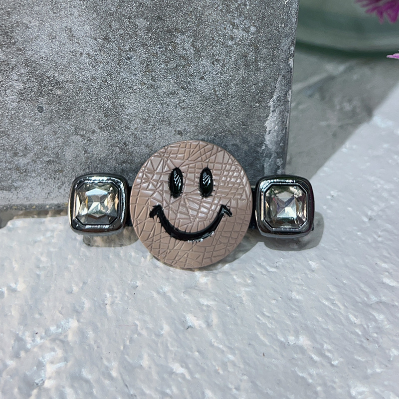 Boss Brother's new collection features a retro smiling face diamond and pearl pair design with original Korean and Japanese elements, presenting a unique and feminine style pic 6