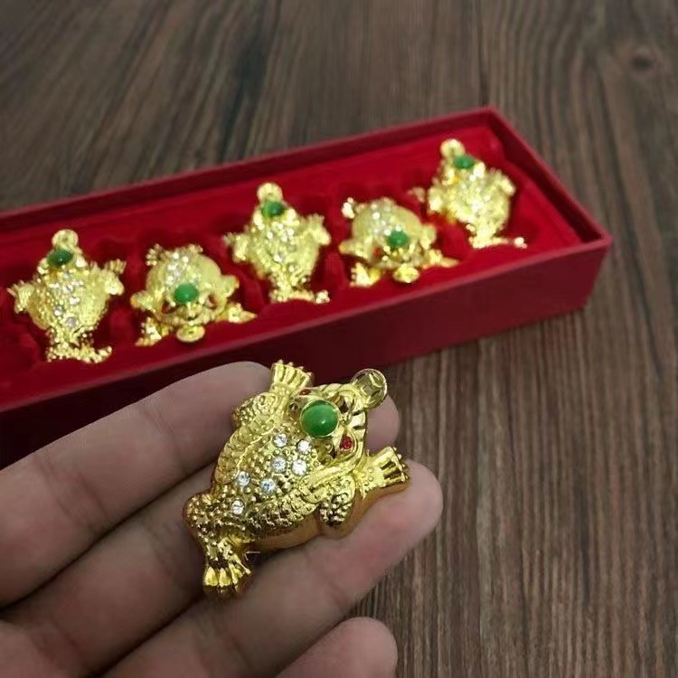 Small PI Xiu, golden toad, wealth-attracting alloy accessories, desktop feng shui ornaments, water diamonds pic 7