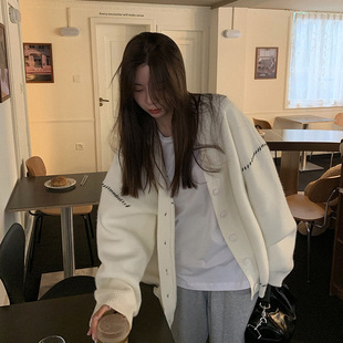 撞色拼接毛衣外套开衫女2022秋冬新款宽松设计感加厚针织开衫女装详情31