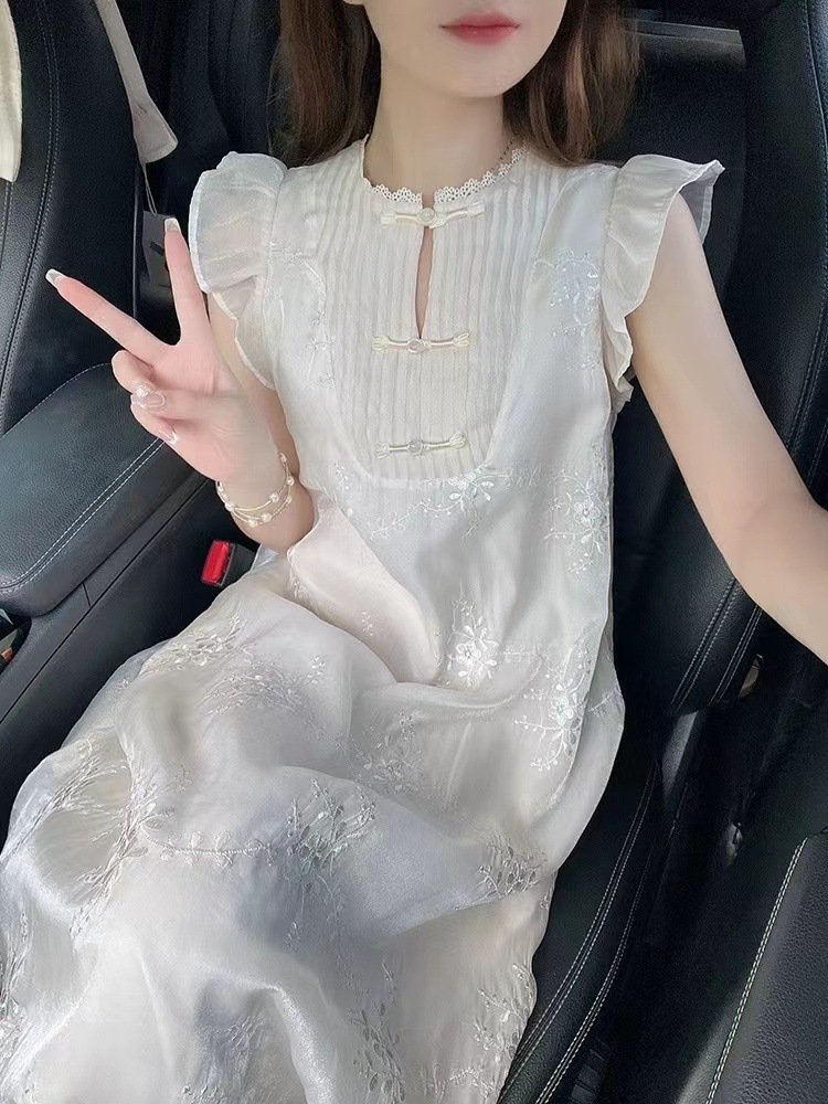 新中式刺绣白色小飞袖连衣裙女2024夏季新款高级感法式裙子吊带裙详情4