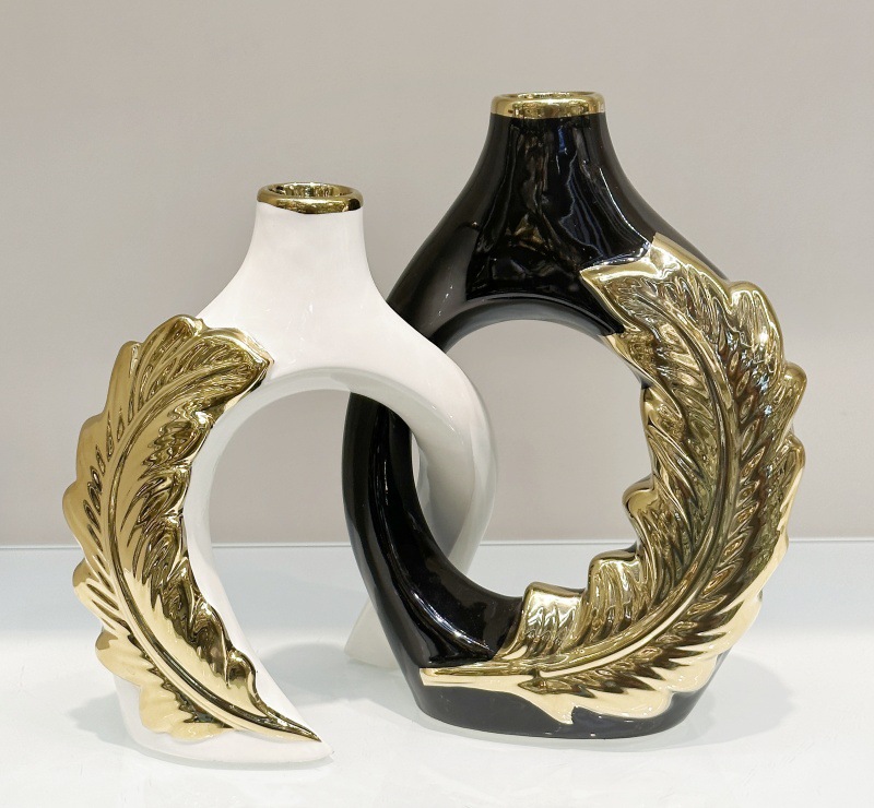 Cross-border light luxury modern style electroplated ceramic vase, high-end artistic work, creative flower arrangement ceramic handicraft display piece pic 4