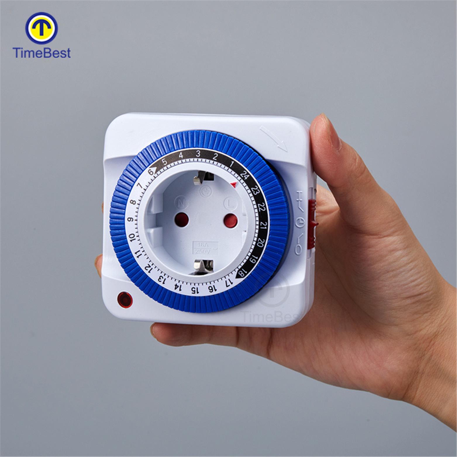The mechanical timer household smart timing socket operates in a 24-hour cycle, with the timer switch automatically cutting off the power supply pic 3