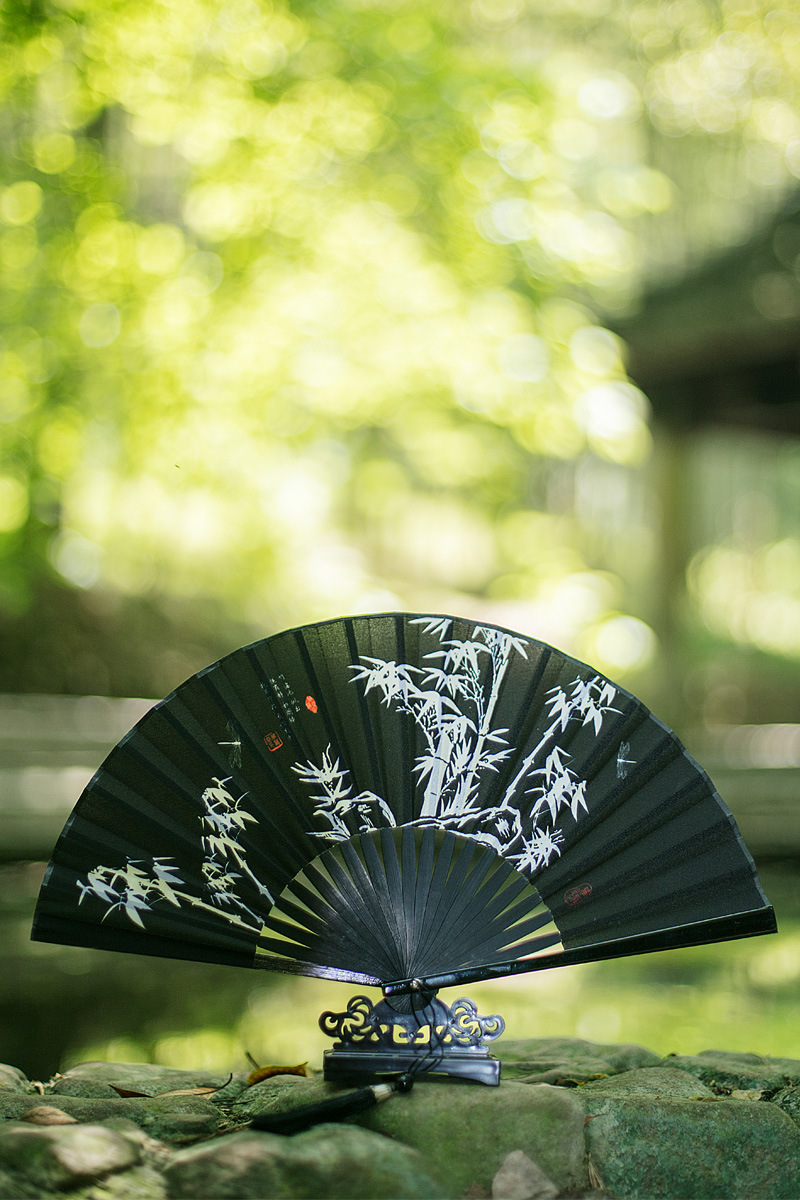 黑底白竹-800x1200